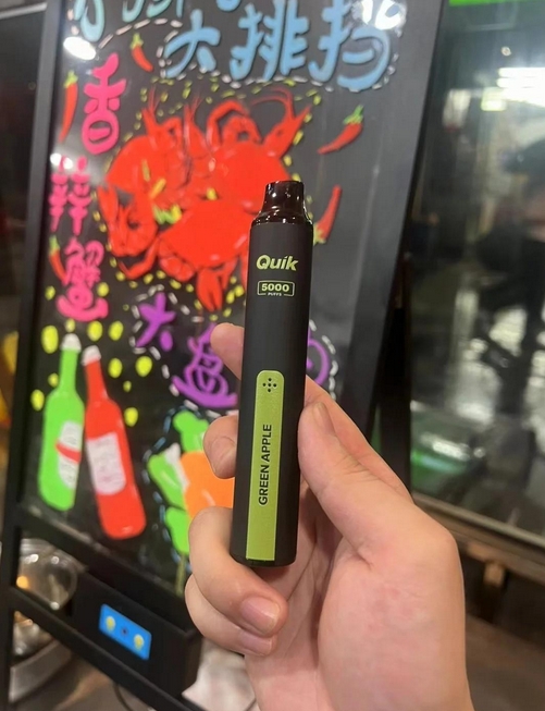 Quik小黑条5000口一次性电子烟深度评测：甜蜜陷阱还是替烟利器？