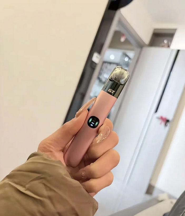 ​悦刻六代宙斯暴力实测：三档功率狂飙+1.5米摔不烂，工地老炮亲封“电子烟坦克”​​