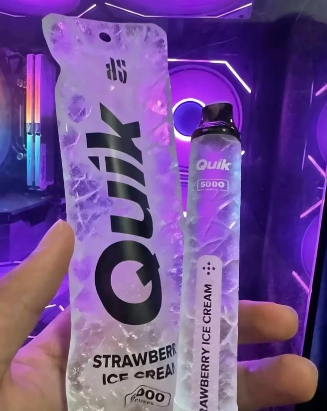 ​Quik小黑条封神记：封闭式结构暴虐漏油乱象，一次性电子烟的工业革命！