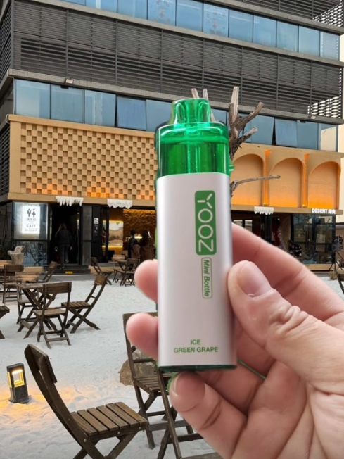 塞进牛仔裤侧兜都嫌轻？YOOZ柚子4000便携性实测：这才是小烟该有的「隐形感」！