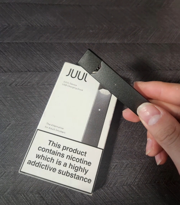 JUUL (8).png
