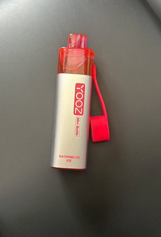冬季寒潮来袭，柚子MINI BOTTLE 4000口一次性电子烟扛得住吗？实测告诉你低温下的真实表现！