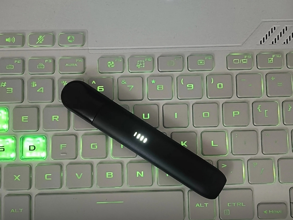 【深度横评】商务人士首选电子烟怎么挑?悦刻二代阿尔法对比柚子金属质感真机实测+选购指南