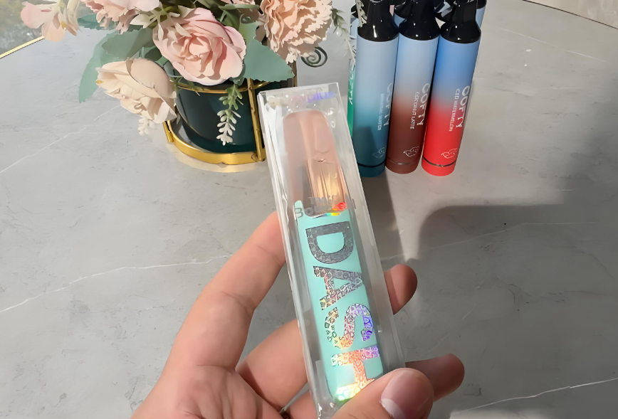 告别续航焦虑！Snowplus雪加鸭嘴兽Dash最新评测：4000口大容量+Type-C快充，2025年重新定义一次性电子烟体验