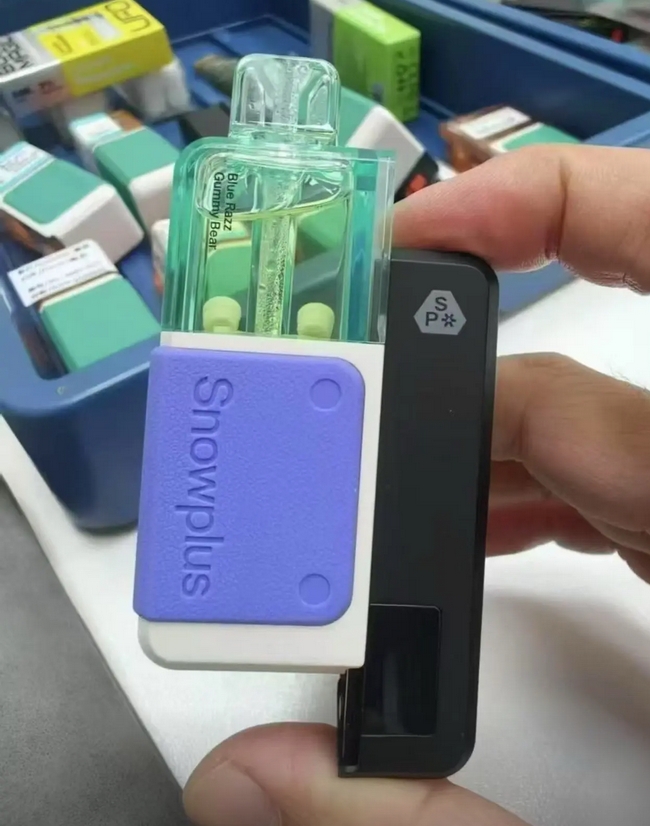 Snowplus积木15000口电子烟实测评测：续航神话背后的黑科技与口感升级真相