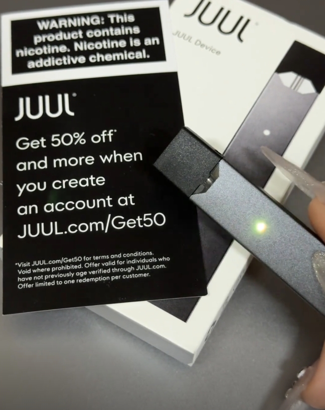 JUUL 2代烟杆 产品介绍：续航升级20%+智能指示灯显电量油量